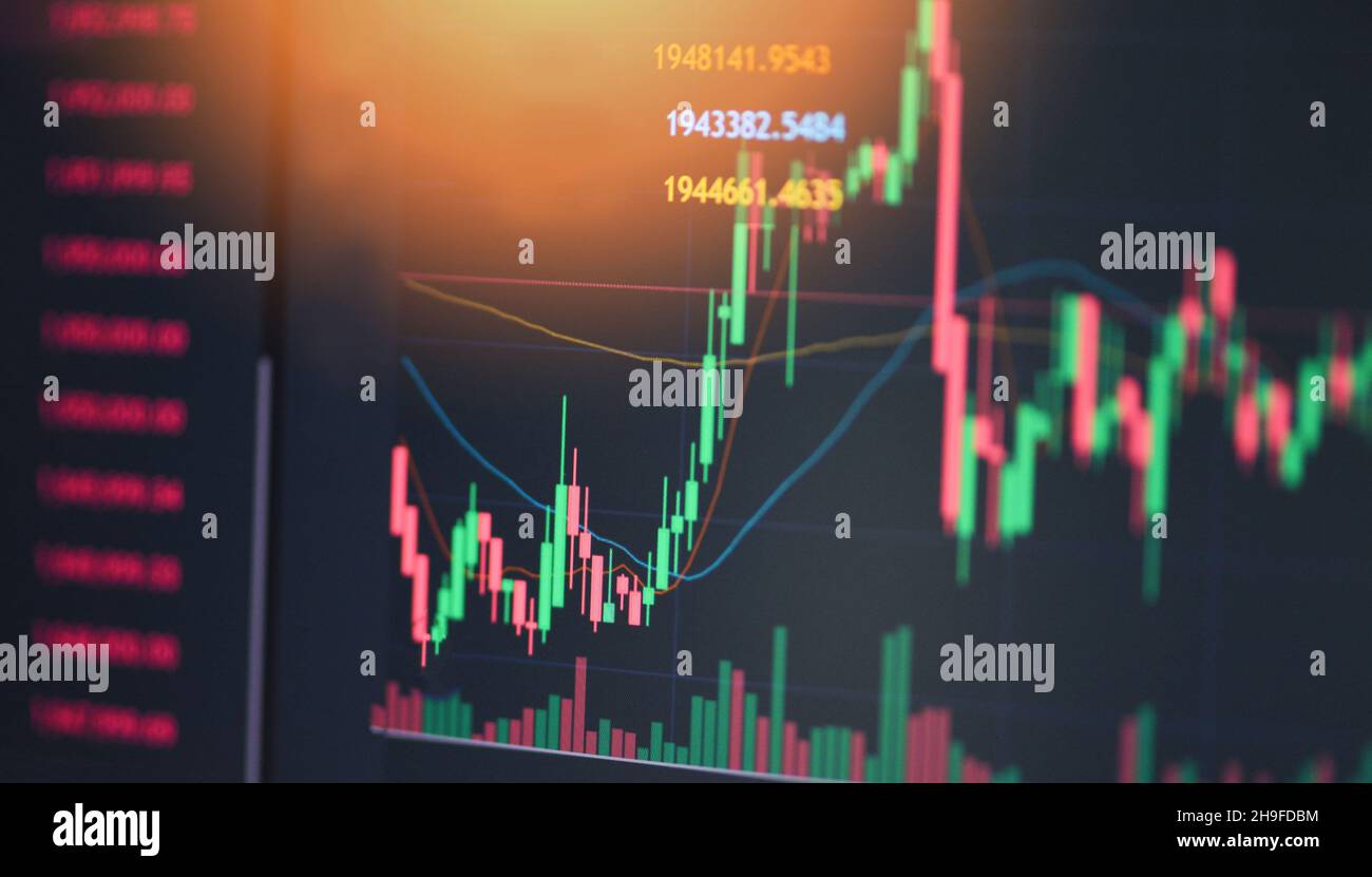 Golden candlestick hi-res stock photography and images - Page 24 - Alamy