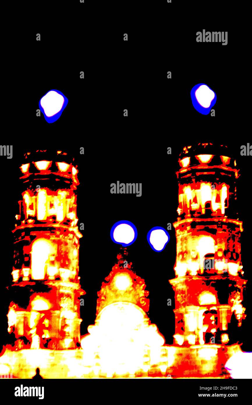 Basilica de Zapopan iluminada por la noche Stock Photo