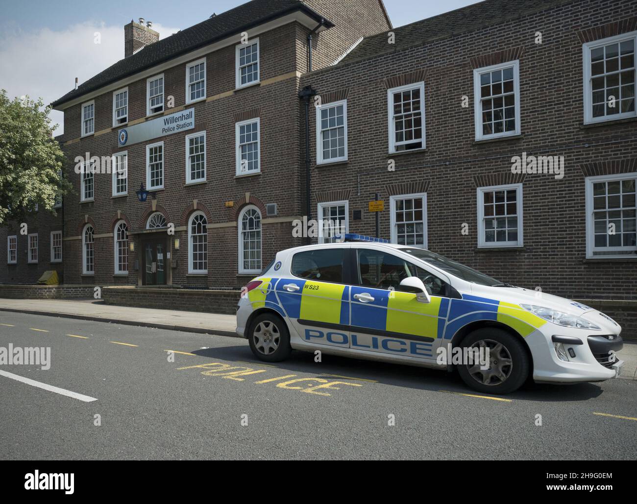 BIRMINGHAM, UNITED KINGDOM - Jul 30, 2014: A view of a police car parked near Willenhall police station in Birmingham, United Kingdom Stock Photo
