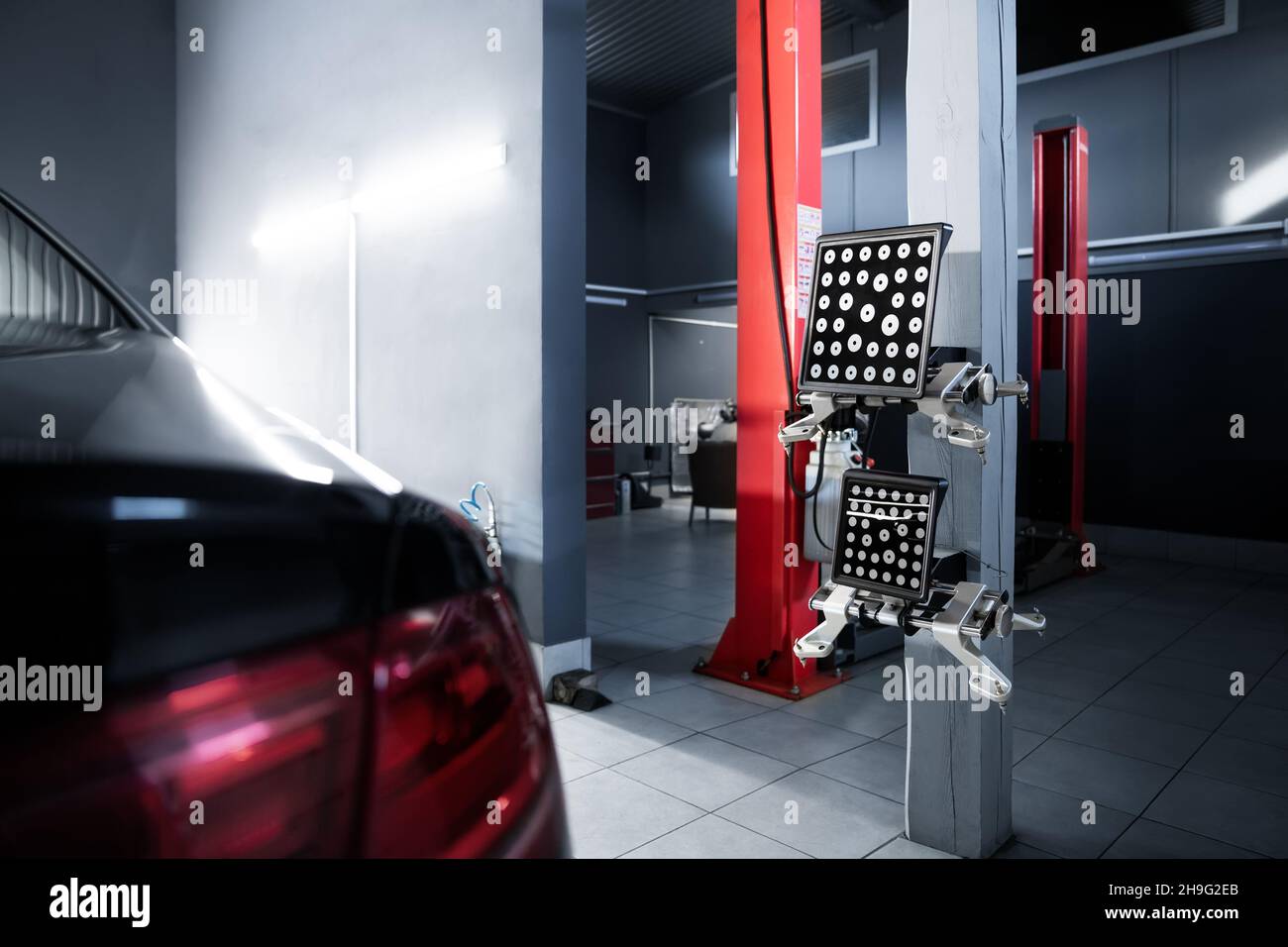 Laser alignment hi-res stock photography and images - Alamy