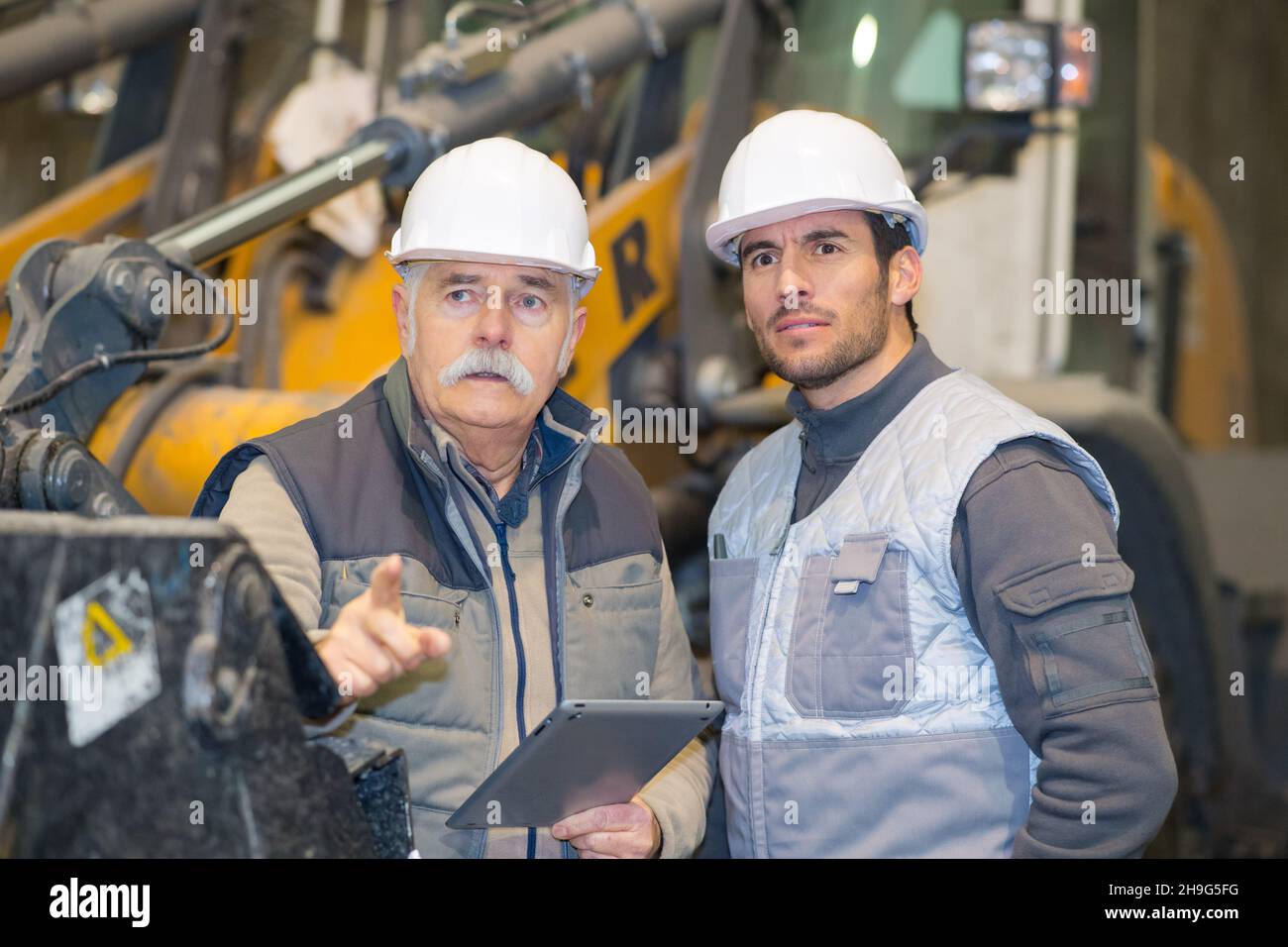 Heavy equipment mechanics hi-res stock photography and images - Alamy