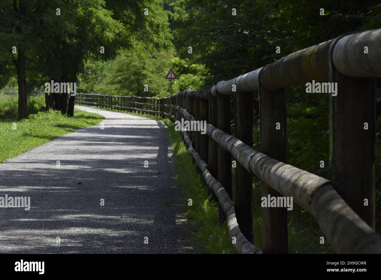 Sentiero in prospettiva hi-res stock photography and images - Alamy