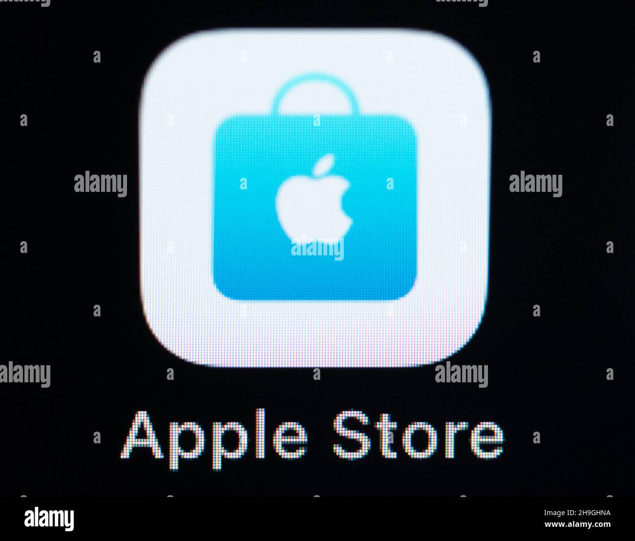 Villingen Schwenningen, Germany. 07th Dec, 2021. The App Apple Store application can be seen on the display of an iPhone SE. Credit: Silas Stein/dpa/Alamy Live News Stock Photo