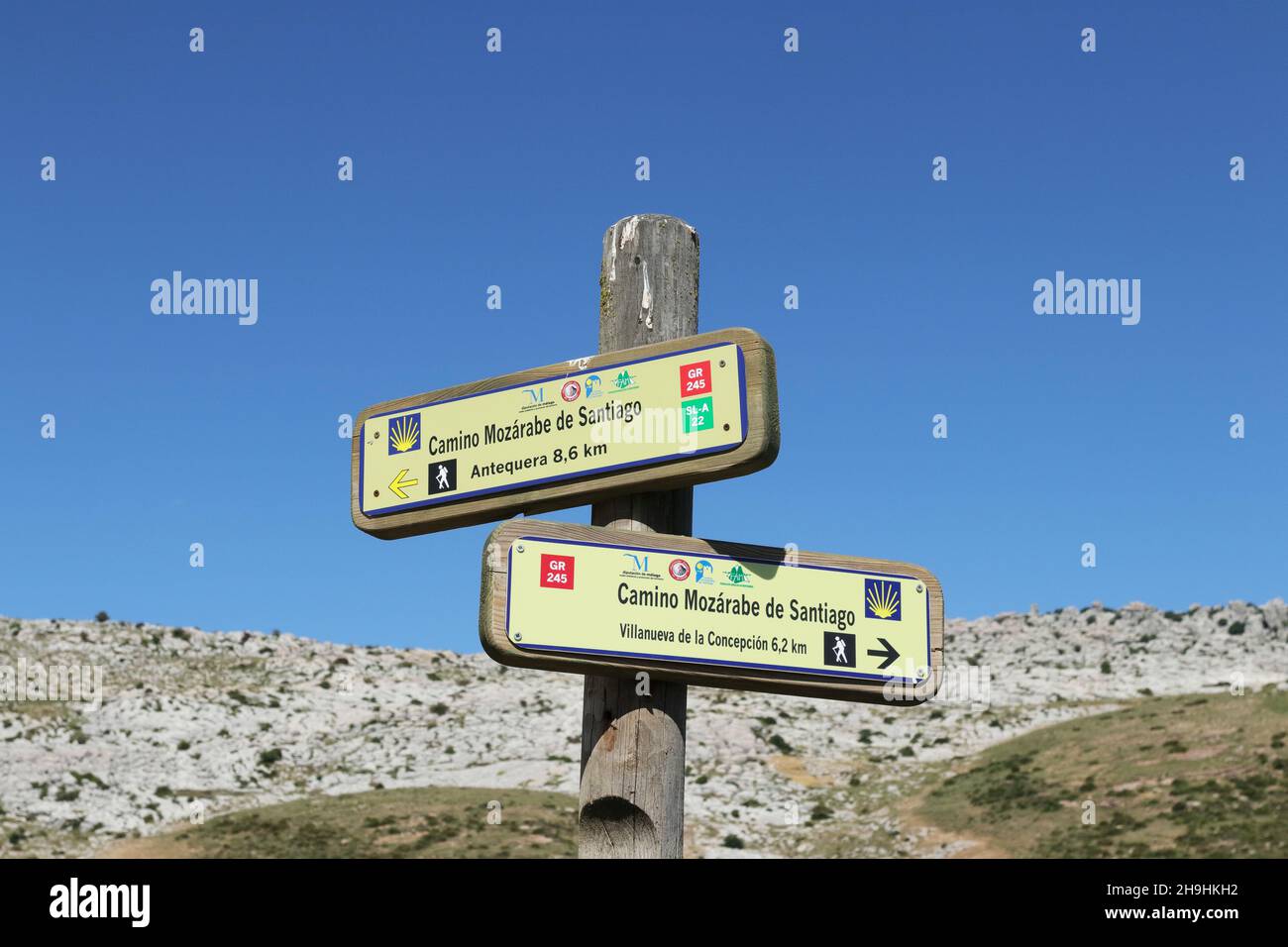 Spanish Sign Posts Sign post for hikers in Southern Spain Stock Photo - Alamy
