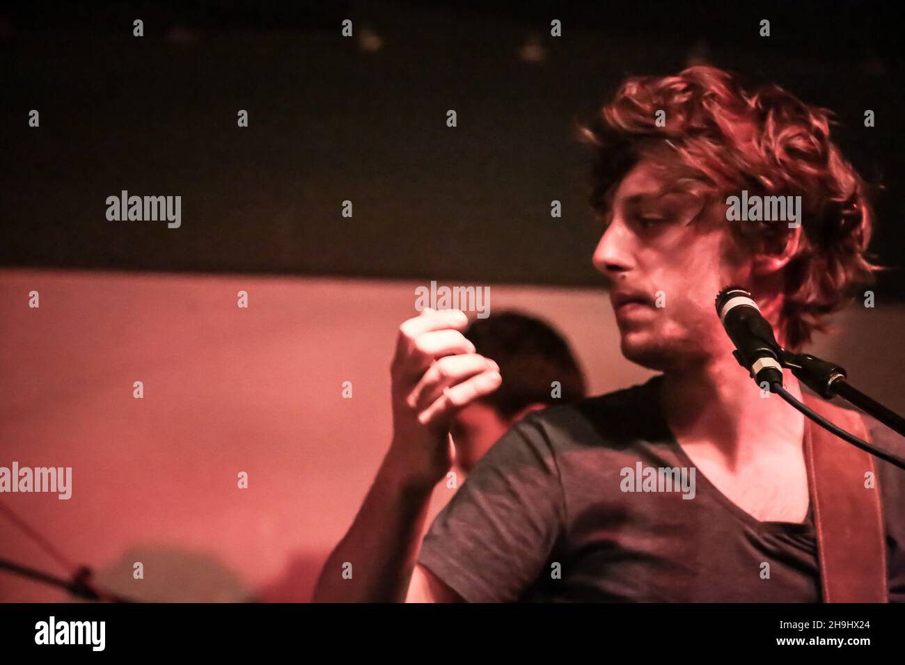 Stijn Boels of Belgian psychedelic band Bed Rugs performing live on