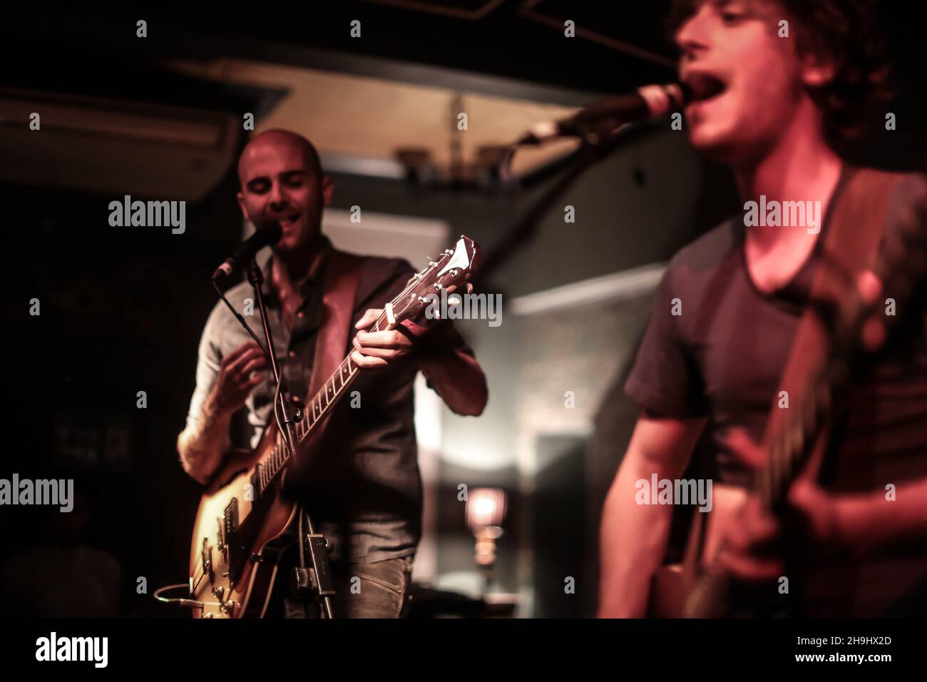 Stijn Boels of Belgian psychedelic band Bed Rugs performing live on