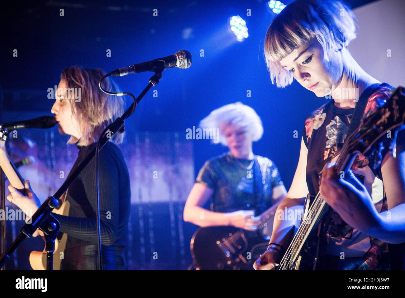 Pins Performing On Stage At The Lexington In London Stock Photo Alamy