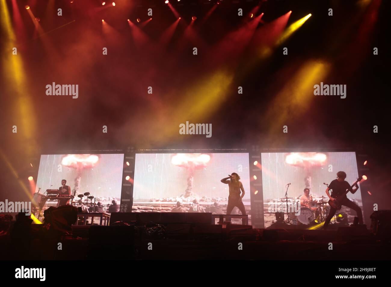 Bring me the horizon reading festival hi-res stock photography and ...