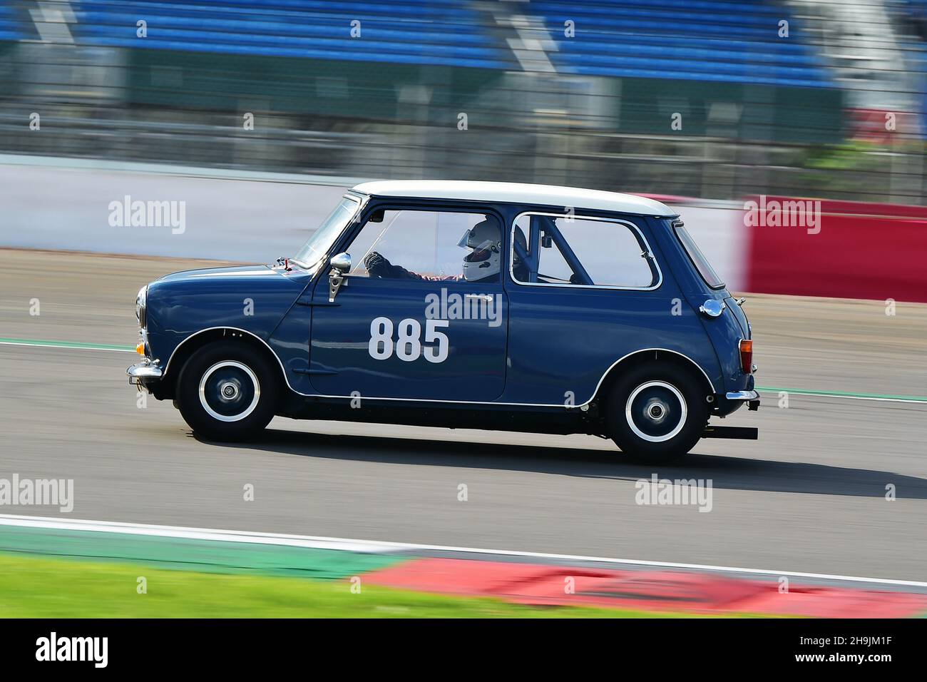 Dominic Holland, Austin Mini Cooper S, Classic Mini Challenge, a race ...