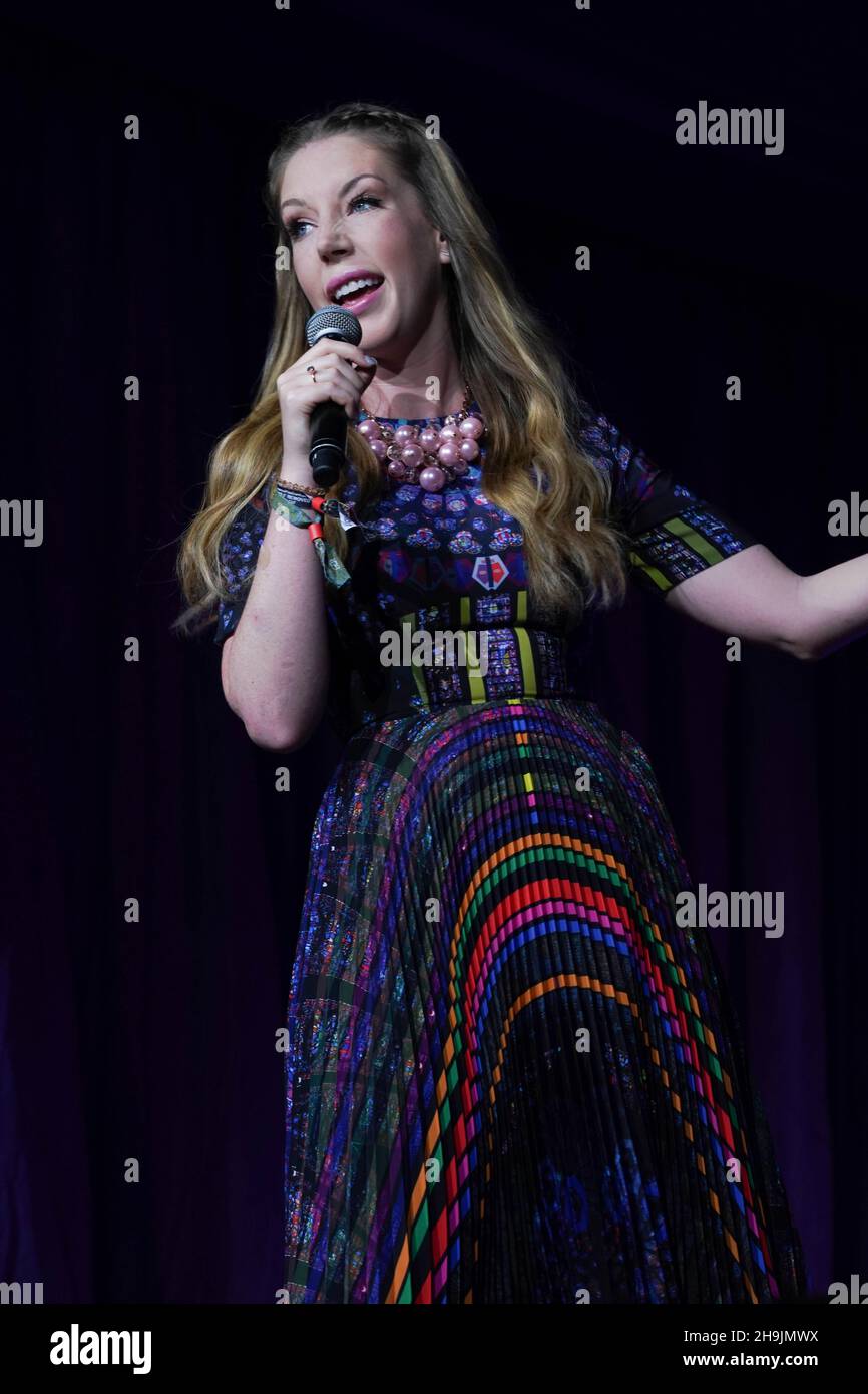 katherine-ryan-stand-up-hi-res-stock-photography-and-images-alamy