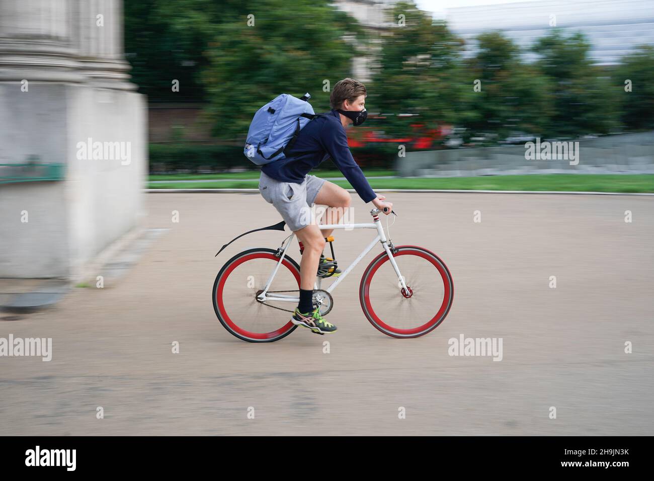 Fixed wheel hires stock photography and images Alamy