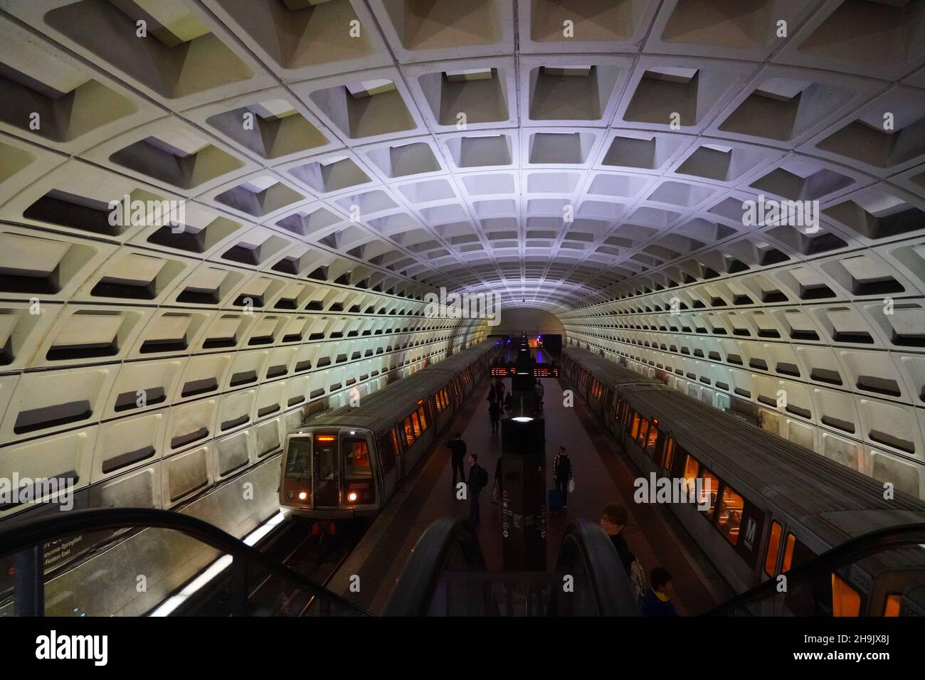 Metro rapid transit system washington dc hi-res stock photography and ...