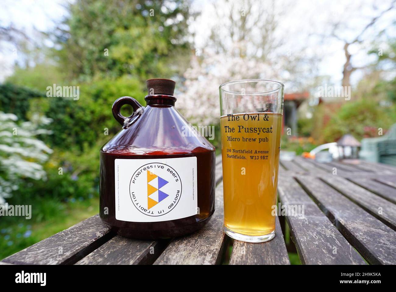 walking tree brewery growler