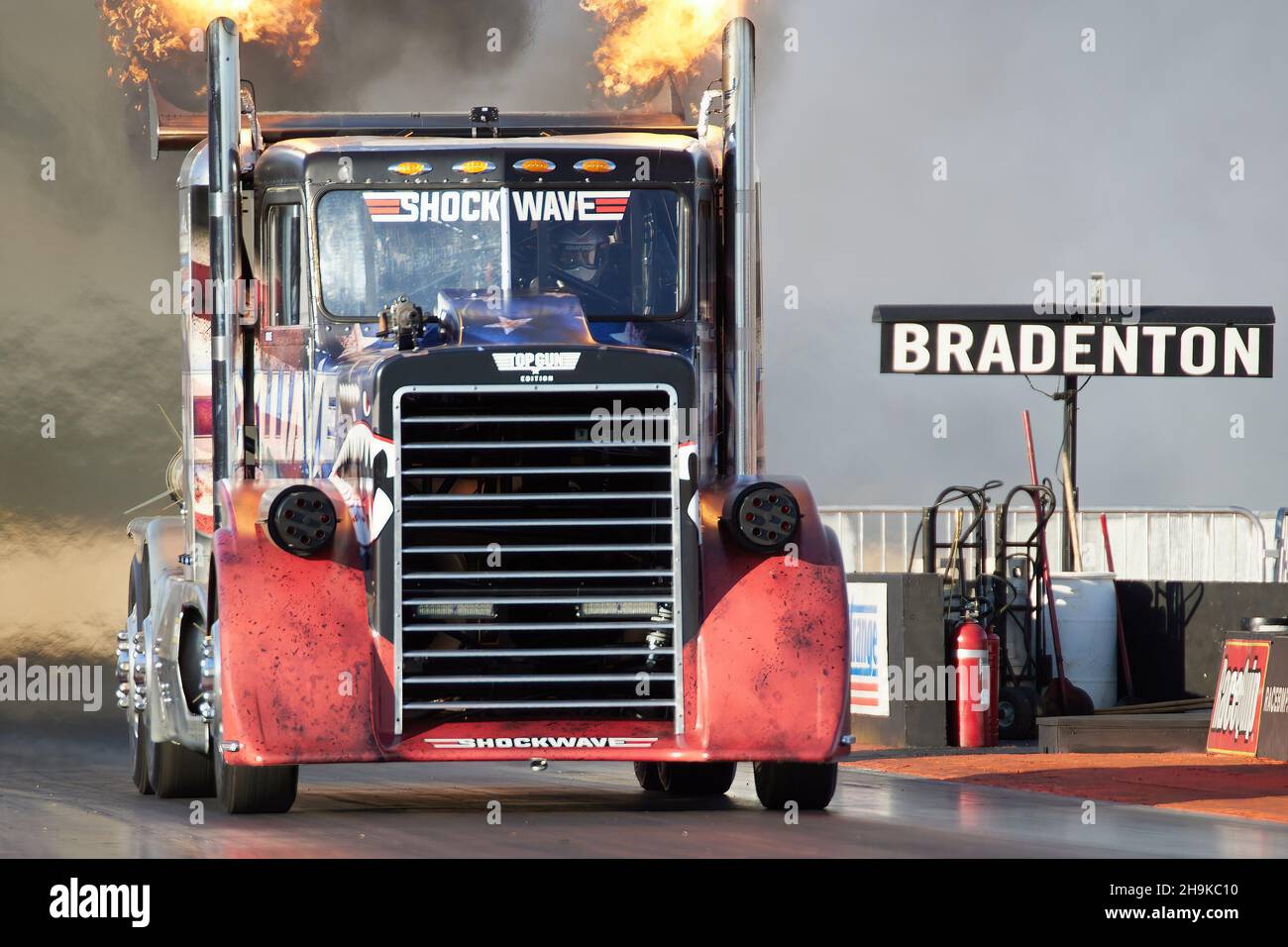 Drag racing quarter mile vintage hi-res stock photography and images ...