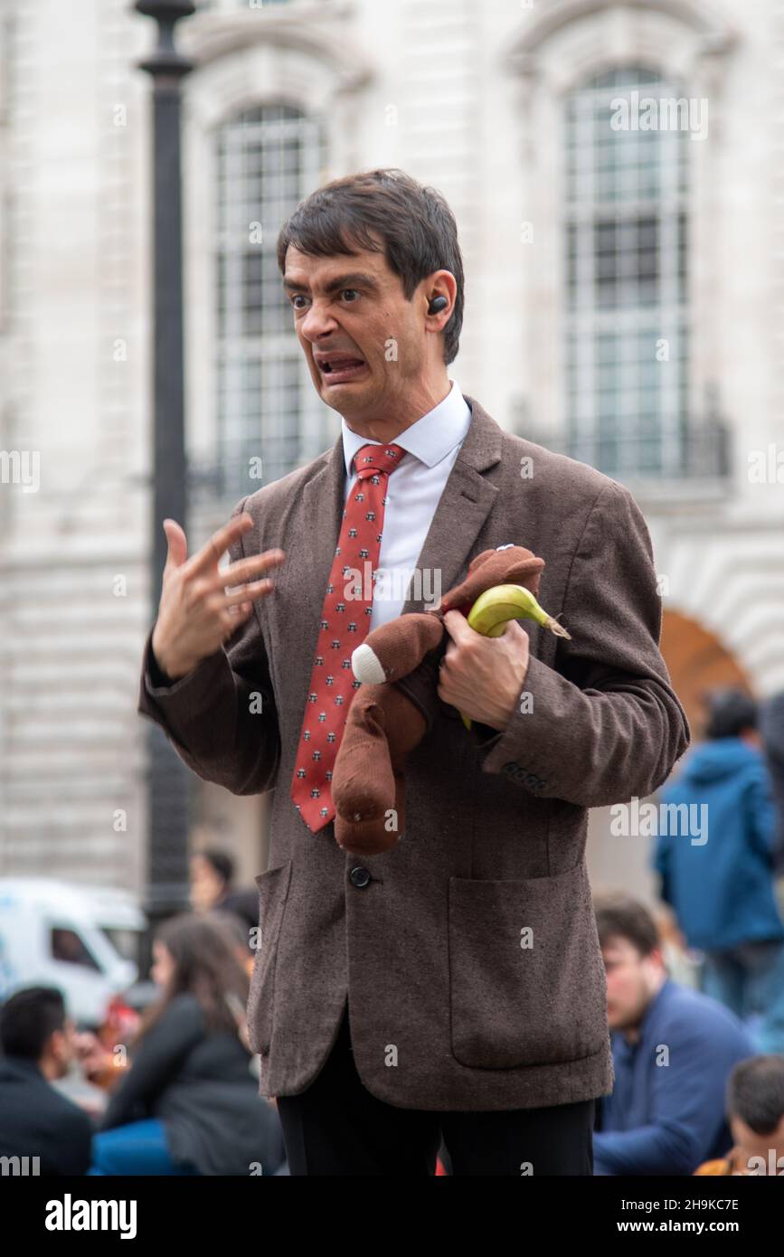 London, September 2021. Street performer imitating Mr. Bean in piccadilly circus Stock Photo