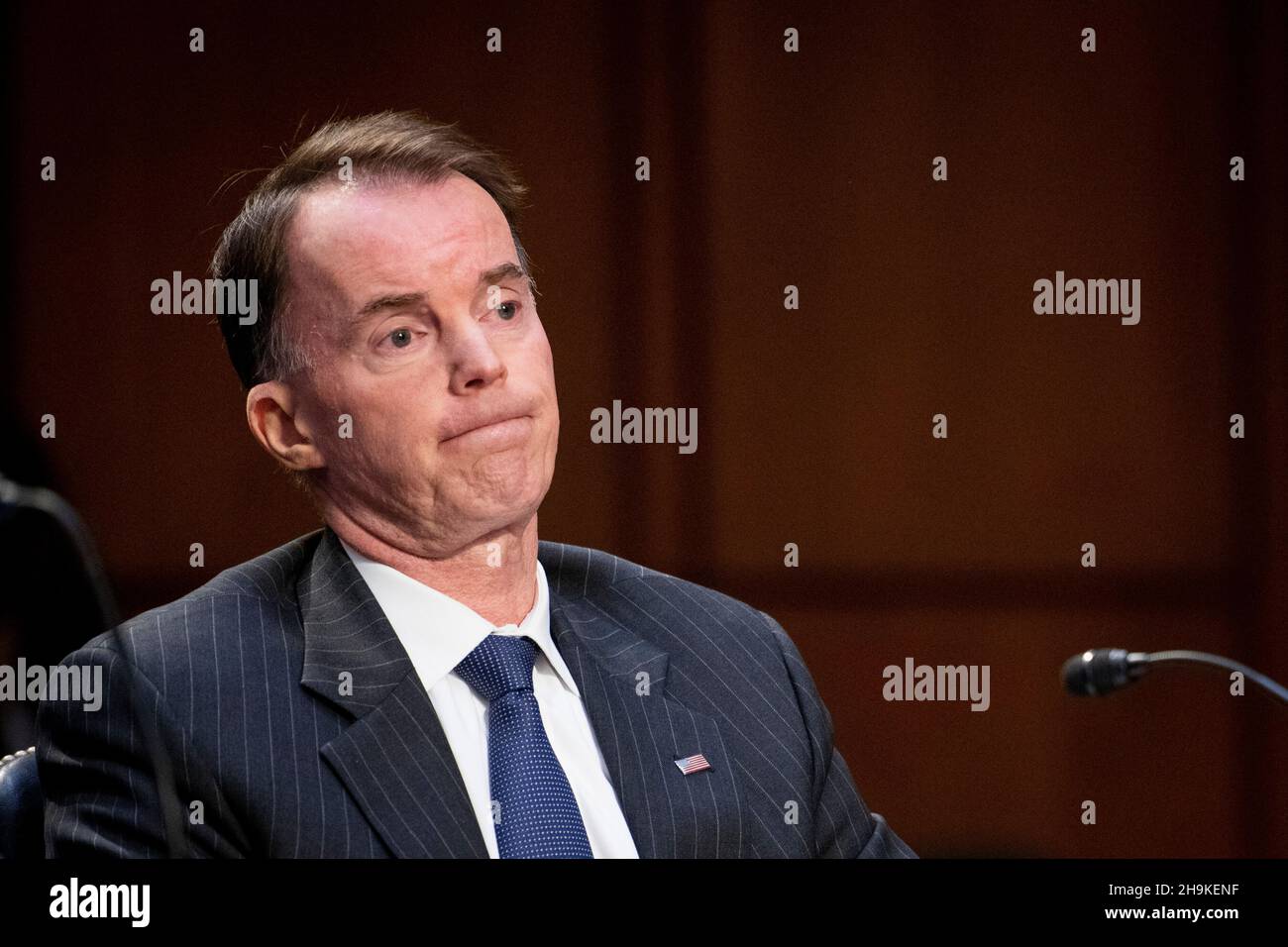 Security closing building hires stock photography and images Alamy