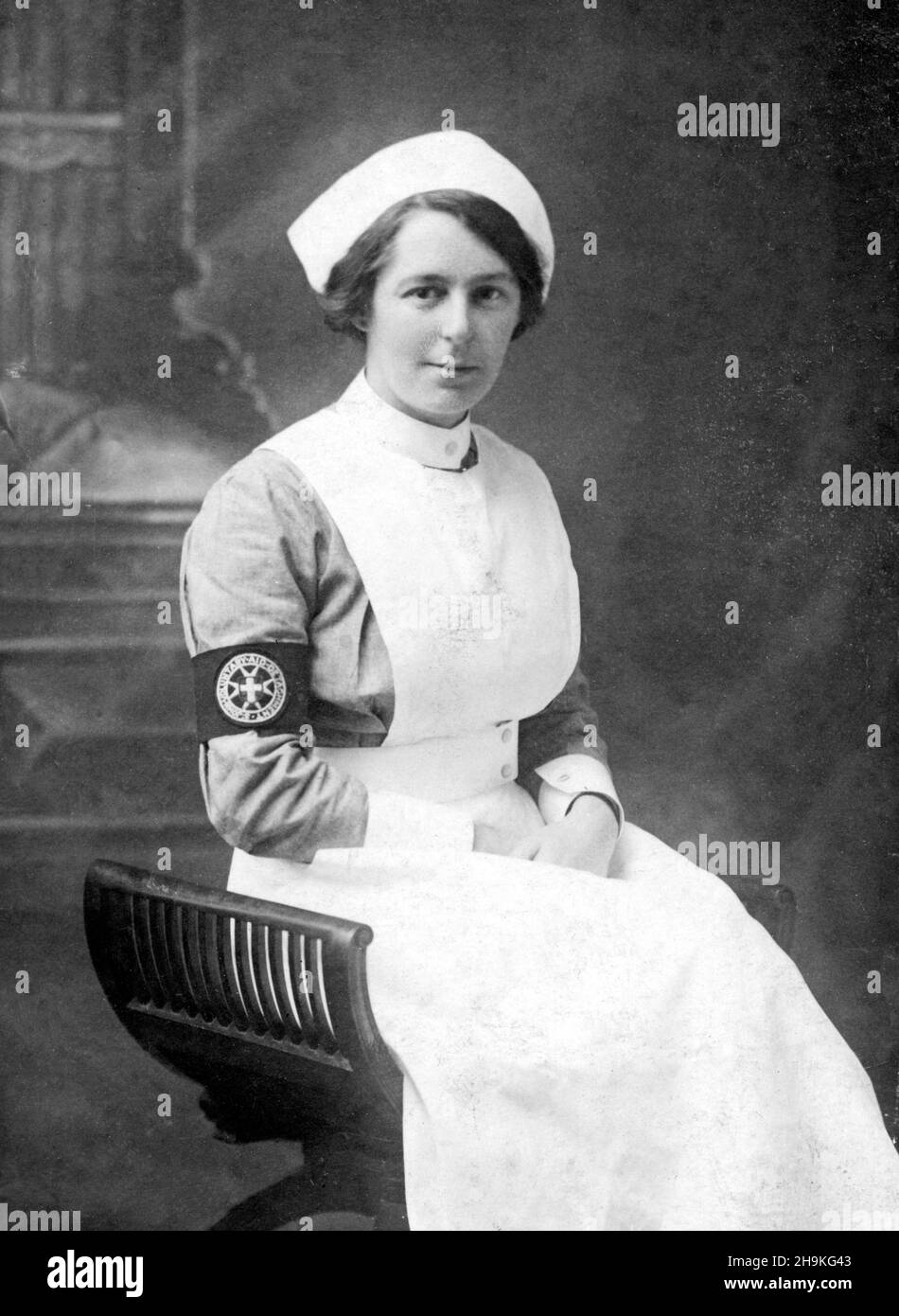 1915. Photo portrait of St John Voluntary Aid Detachment (VAD) nurse Isabel Dagwell. She served between 1915-1918 as part of the British Army's territorial medical services in France. Stock Photo
