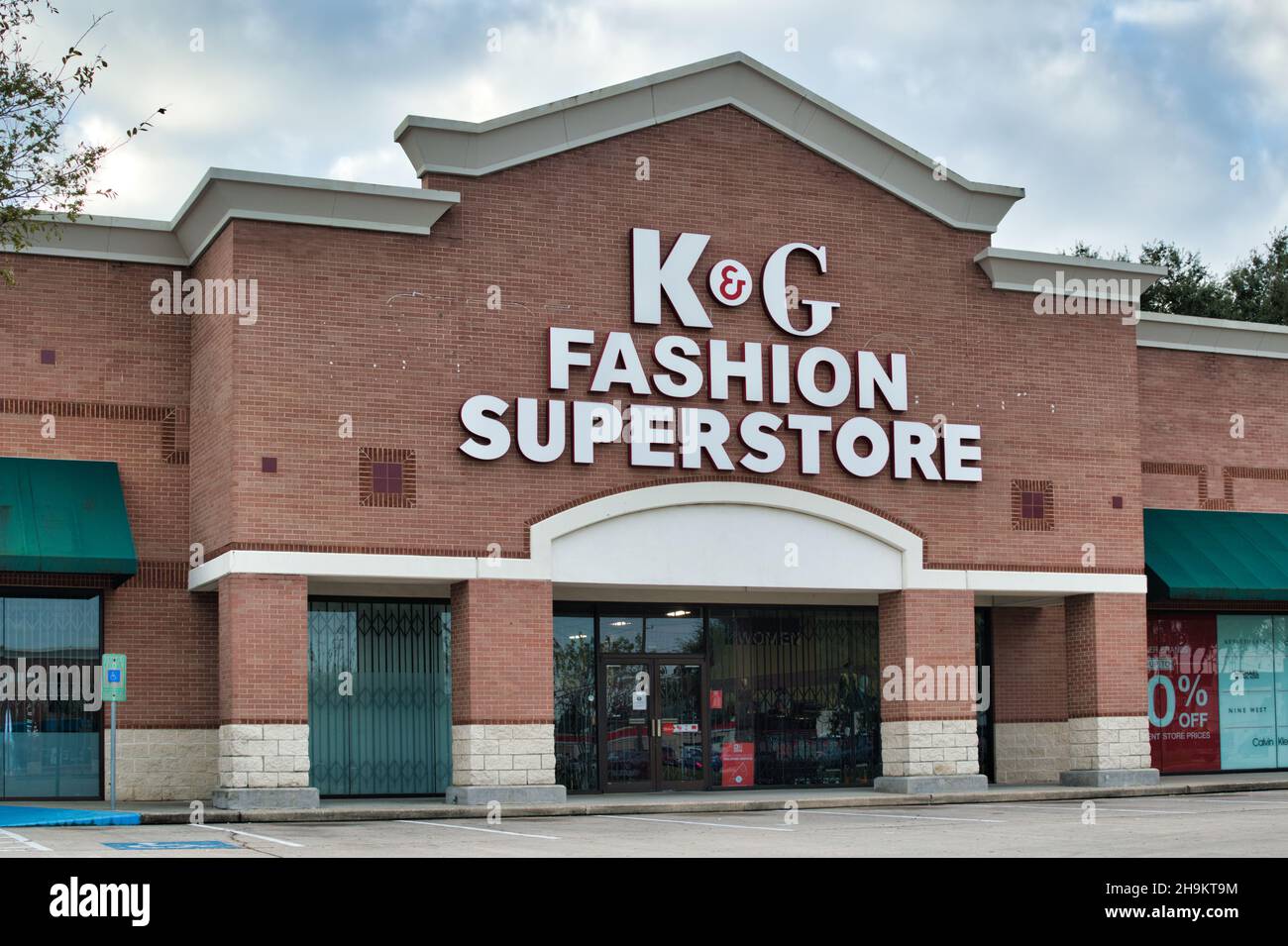 K and g fashion superstore hi-res stock photography and images - Alamy