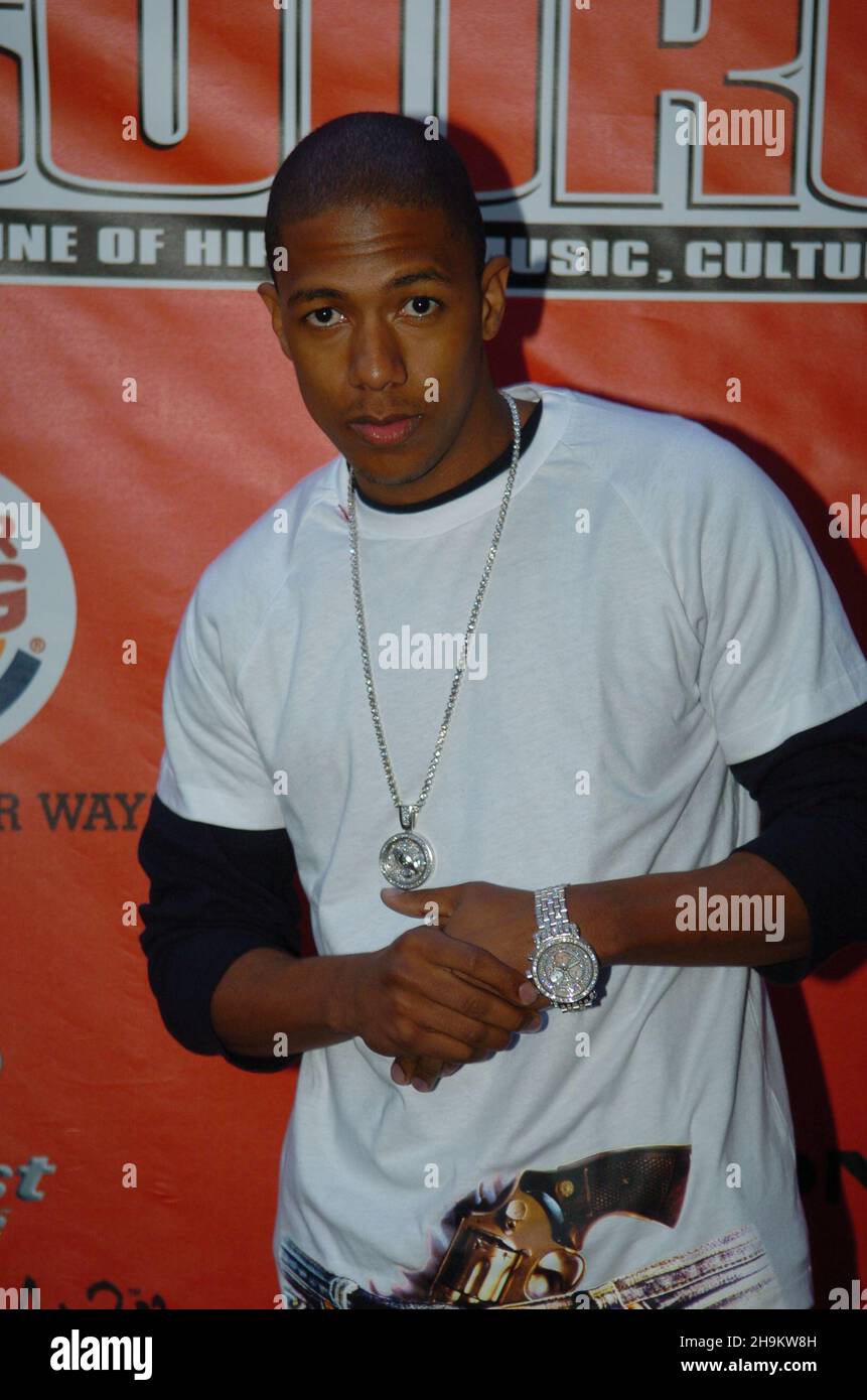 MIAMI - OCTOBER 10: Nick Cannon arrives at the 2004 Source Hip-Hop ...