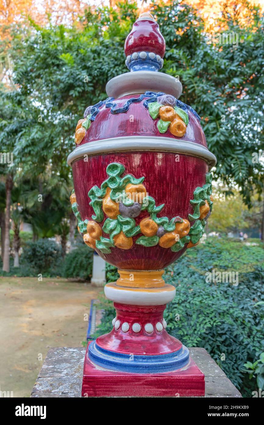 Antique garden ornaments hires stock photography and images Alamy