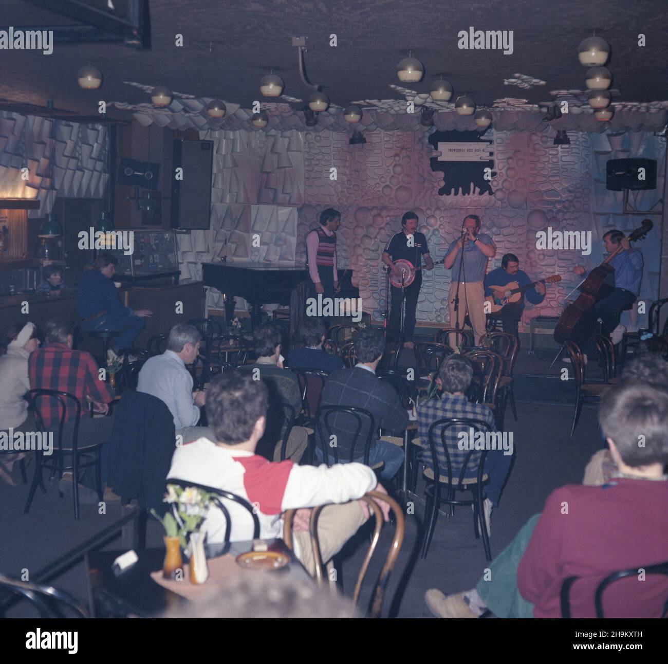 Dislike scene Sideboard Akwarium jazz club hi-res stock photography and images - Alamy