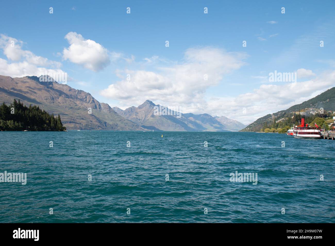 Lake Wakatipu, Queenstown, South Island, New Zealand Stock Photo - Alamy