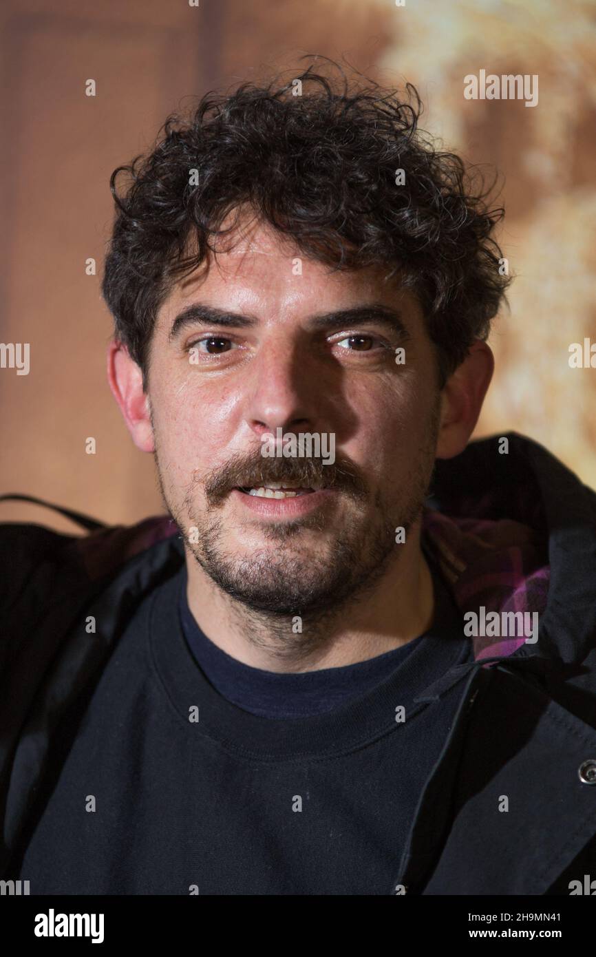 Damien Bonnard attend La Main de Dieu Netflix film premiere at La