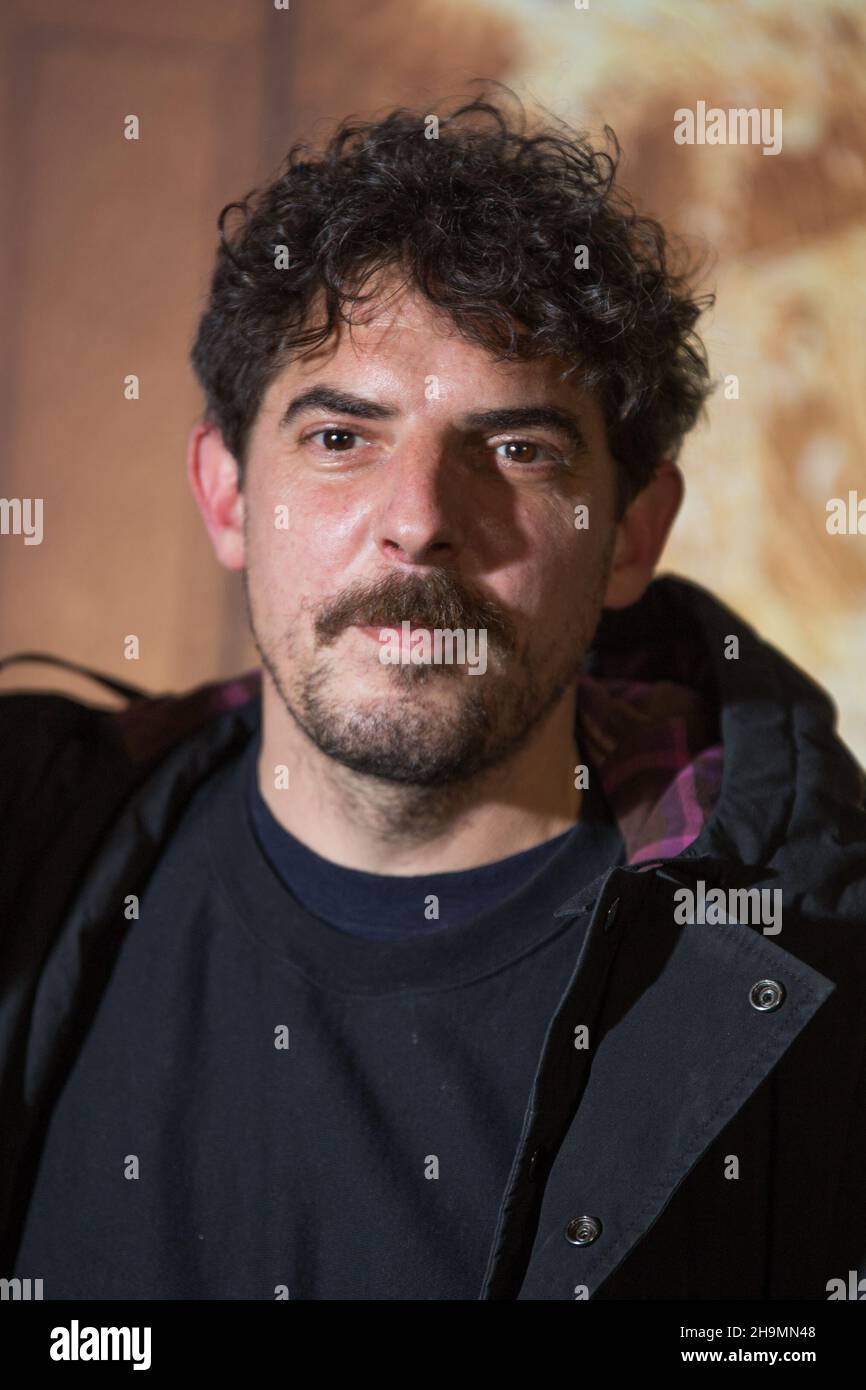 Damien Bonnard attend La Main de Dieu Netflix film premiere at La