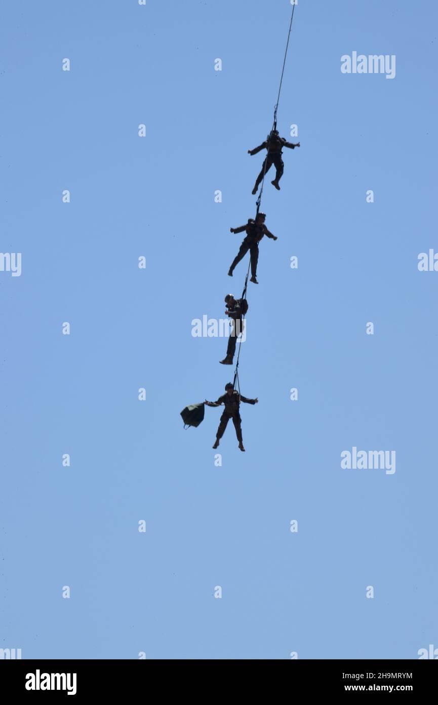 Ranger Rope Extraction Marine recon team extraction via rope and helicopter Stock Photo - Alamy