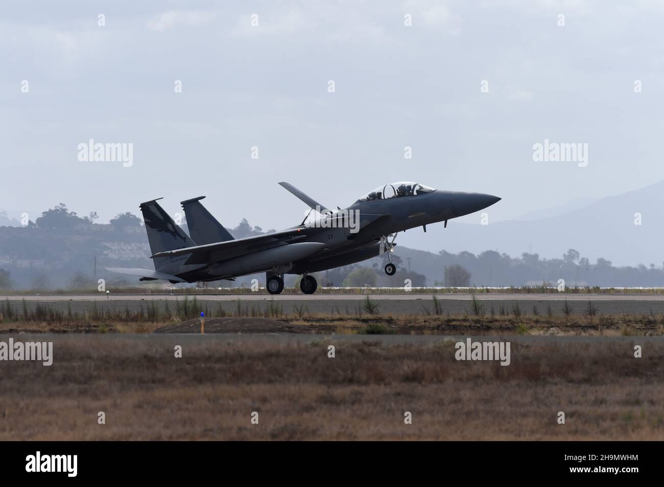 F-15 Strike Eagle lands at MCAS Miramar in San Diego, California Stock Photo