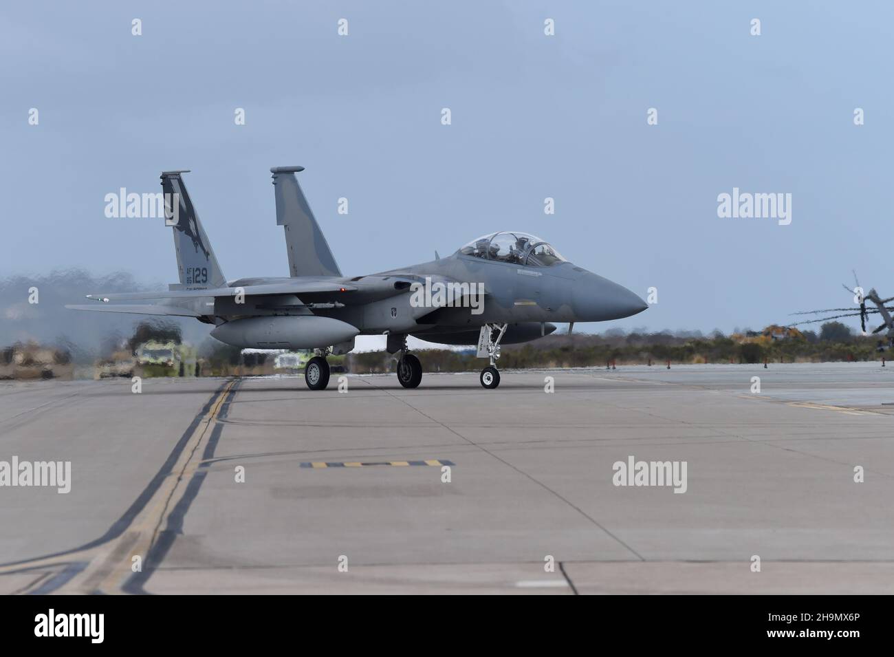 F-15 Strike Eagle taxis at MCAS Miramar, California Stock Photo