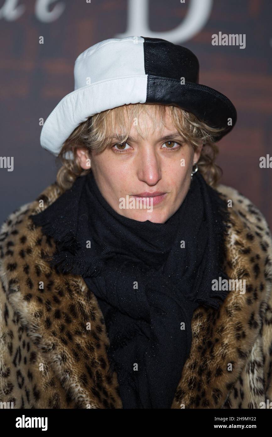 Agathe Rousselle attend La Main de Dieu Netflix film premiere at La