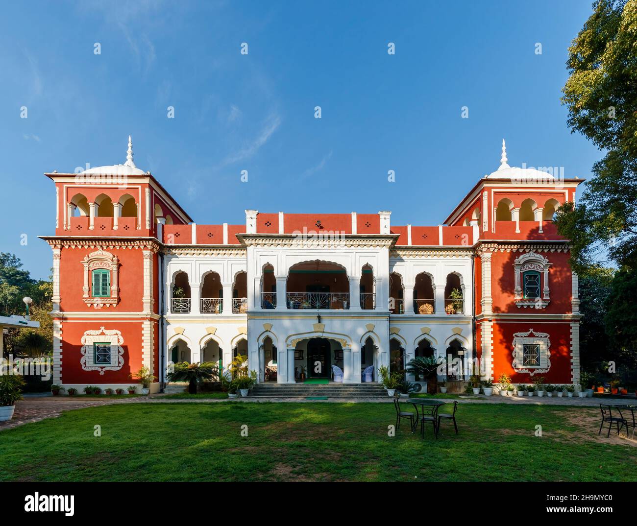 View of the back of Judge's Court Hotel and its verandah and garden in Pragpur, a heritage village in Kagra district, Himachal Pradesh Stock Photo