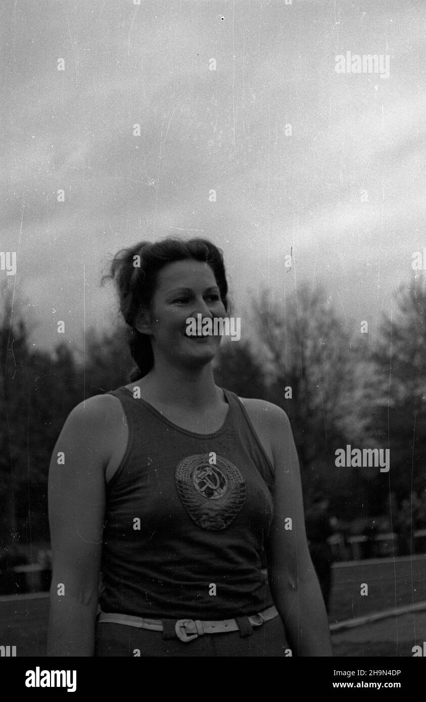 Wroc³aw, 1948-10-24. Od 10 do 26 paŸdziernika przebywa³a w Polsce ekipa ...