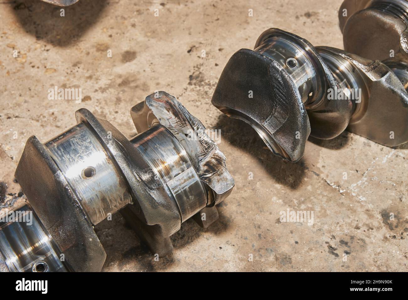 Fractured crankshaft hires stock photography and images Alamy