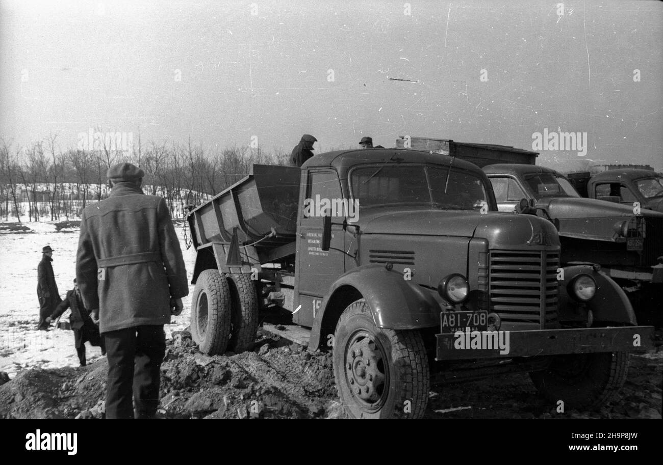 Warszawa, 194902. Przy odbudowie stolicy pracuj¹ sprowadzone z ZSRR