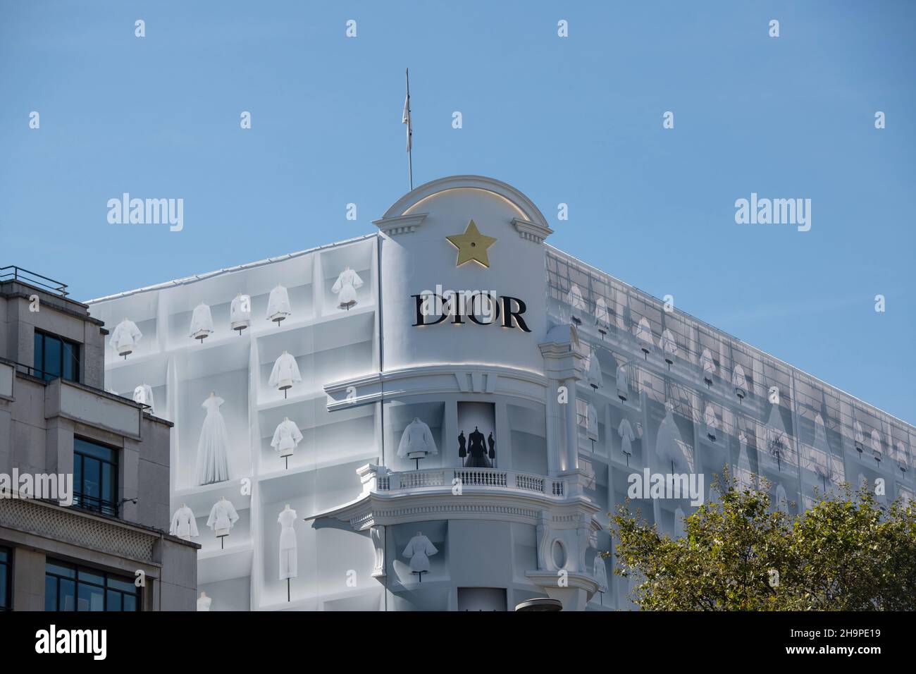 Boutique dior 127 champs elysees hi-res stock photography and