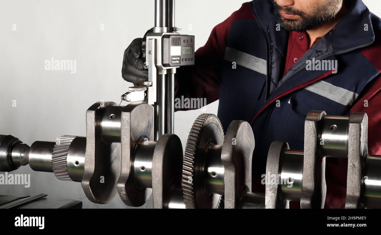Precise measurement on the crankshaft Stock Photo Alamy