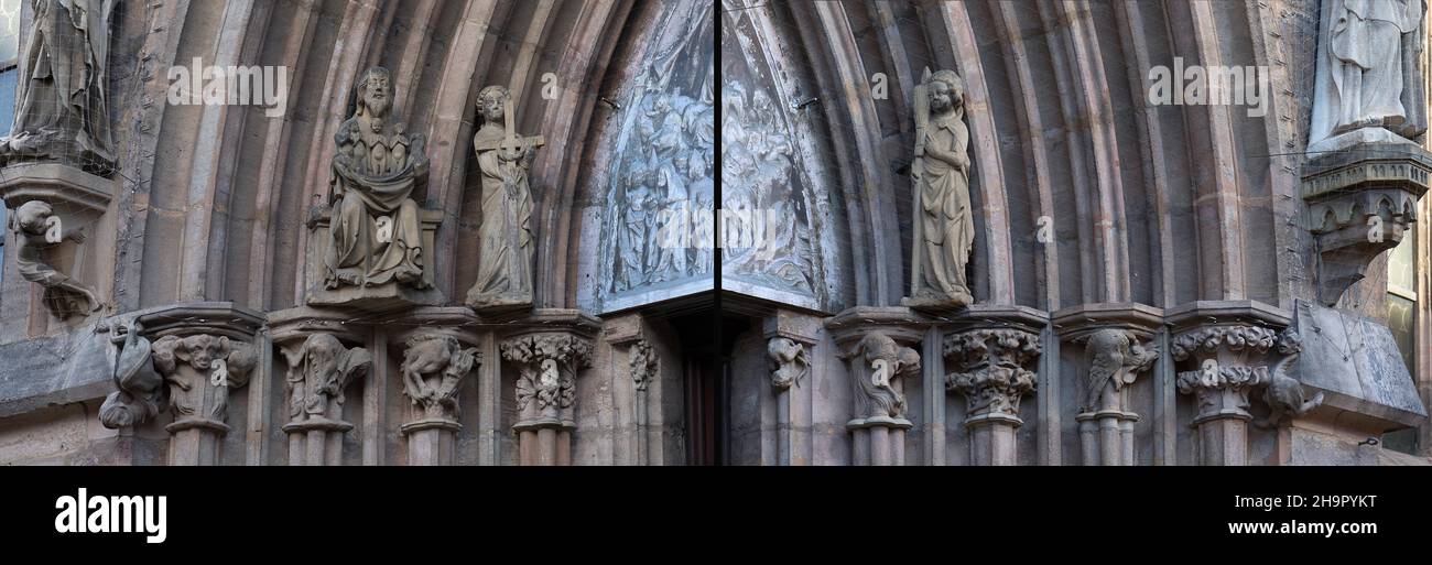 Figures on the left and right of the Universal Judgment portal c. 1310, St. Sebald's Church, Nuremberg, Middle Franconia, Bavaria, Germany Stock Photo