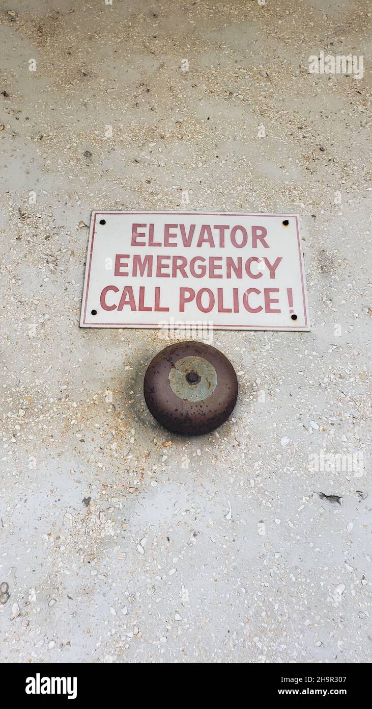 Hospital help button hi-res stock photography and images - Alamy