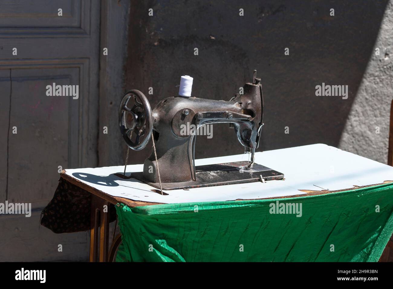 Sewing machine, old town, Harar, Ethiopia Stock Photo Alamy