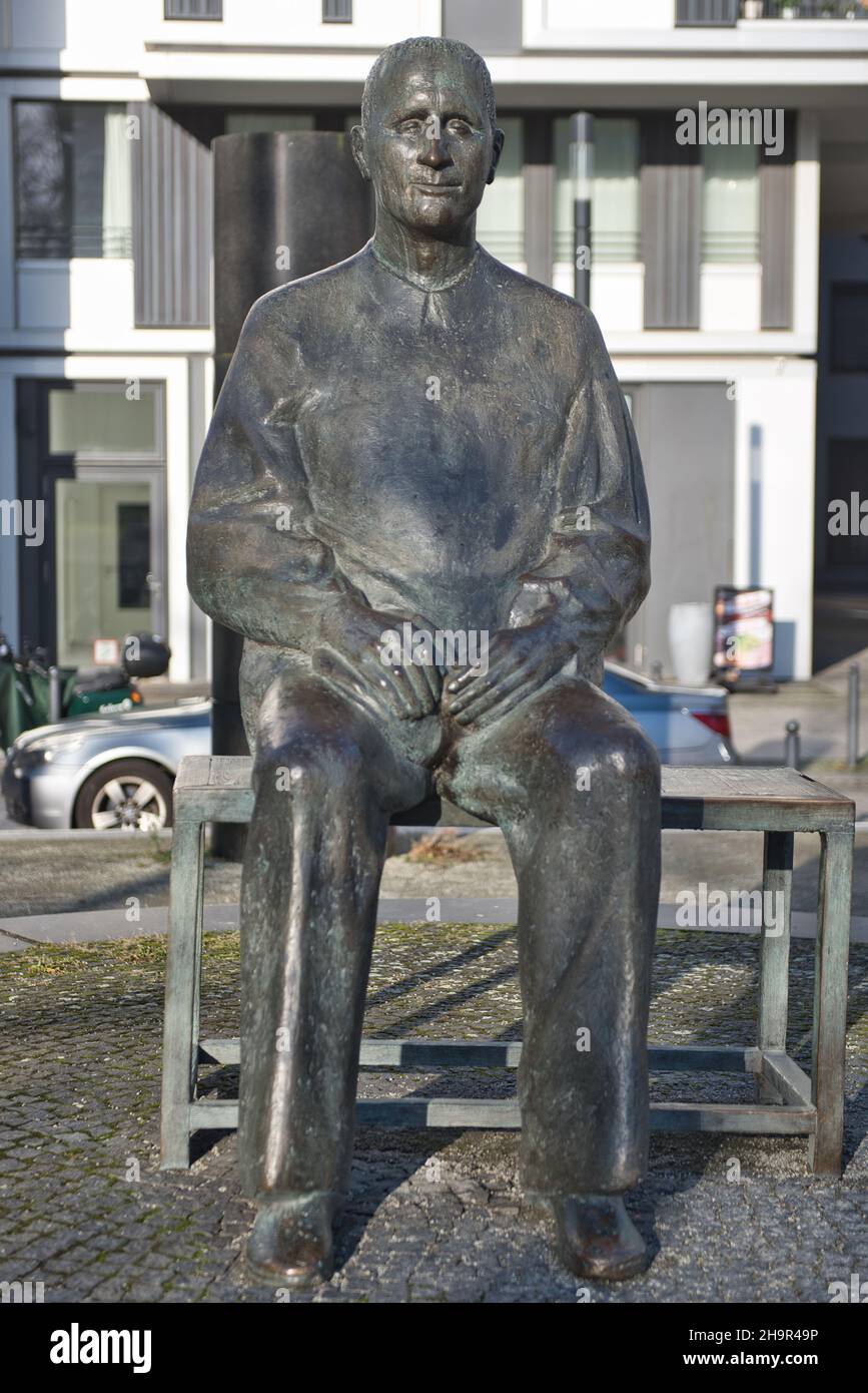 Bertolt brecht cultural center hires stock photography and images Alamy