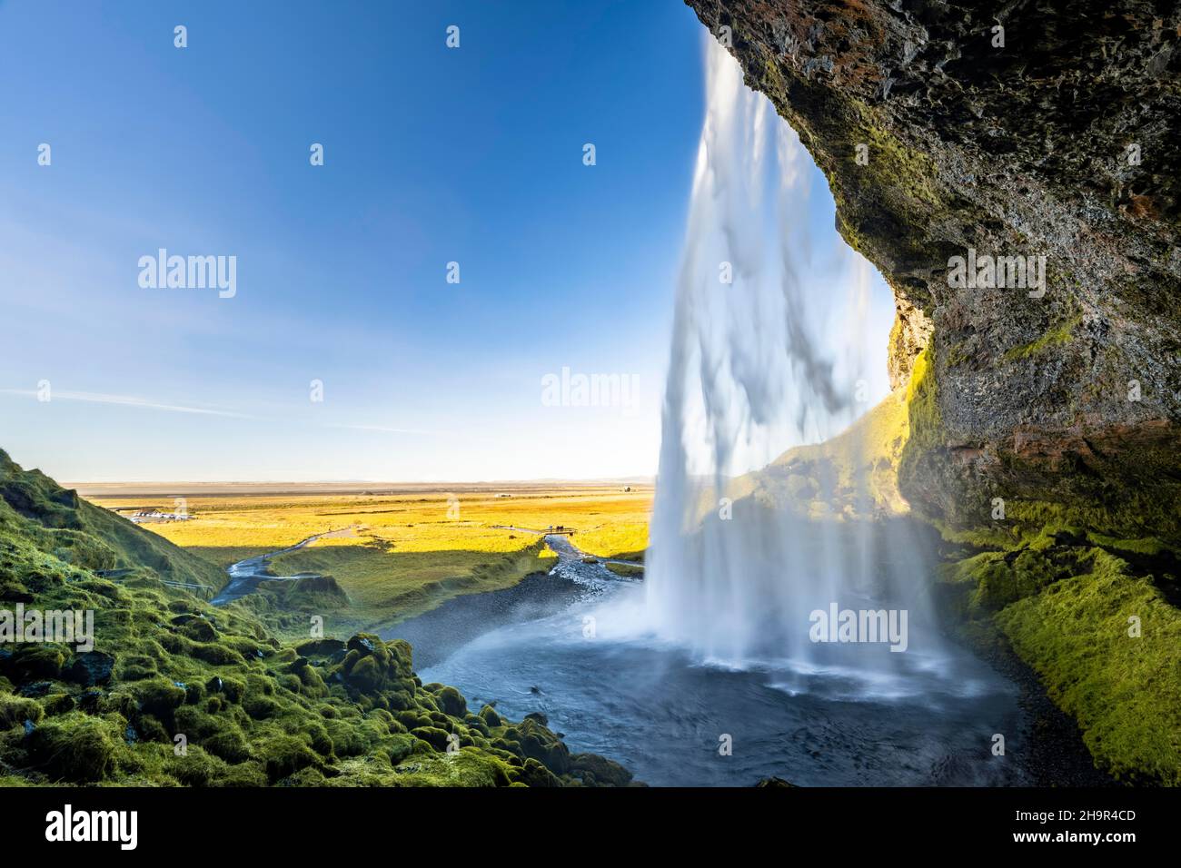 Seljalandsfoss icelandic waterfall hi-res stock photography and images ...