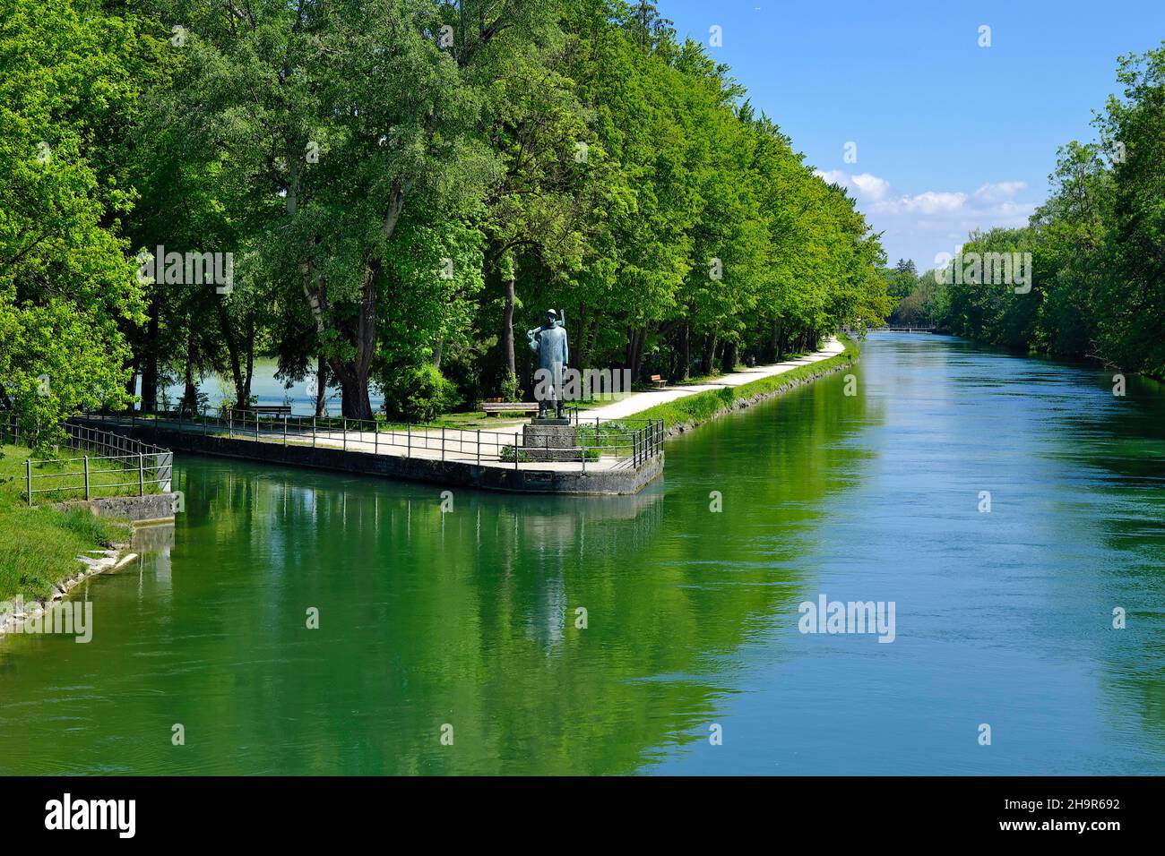 Raft Monument on the Isar Canal, Munich, Bavaria, Germany Stock Photo ...