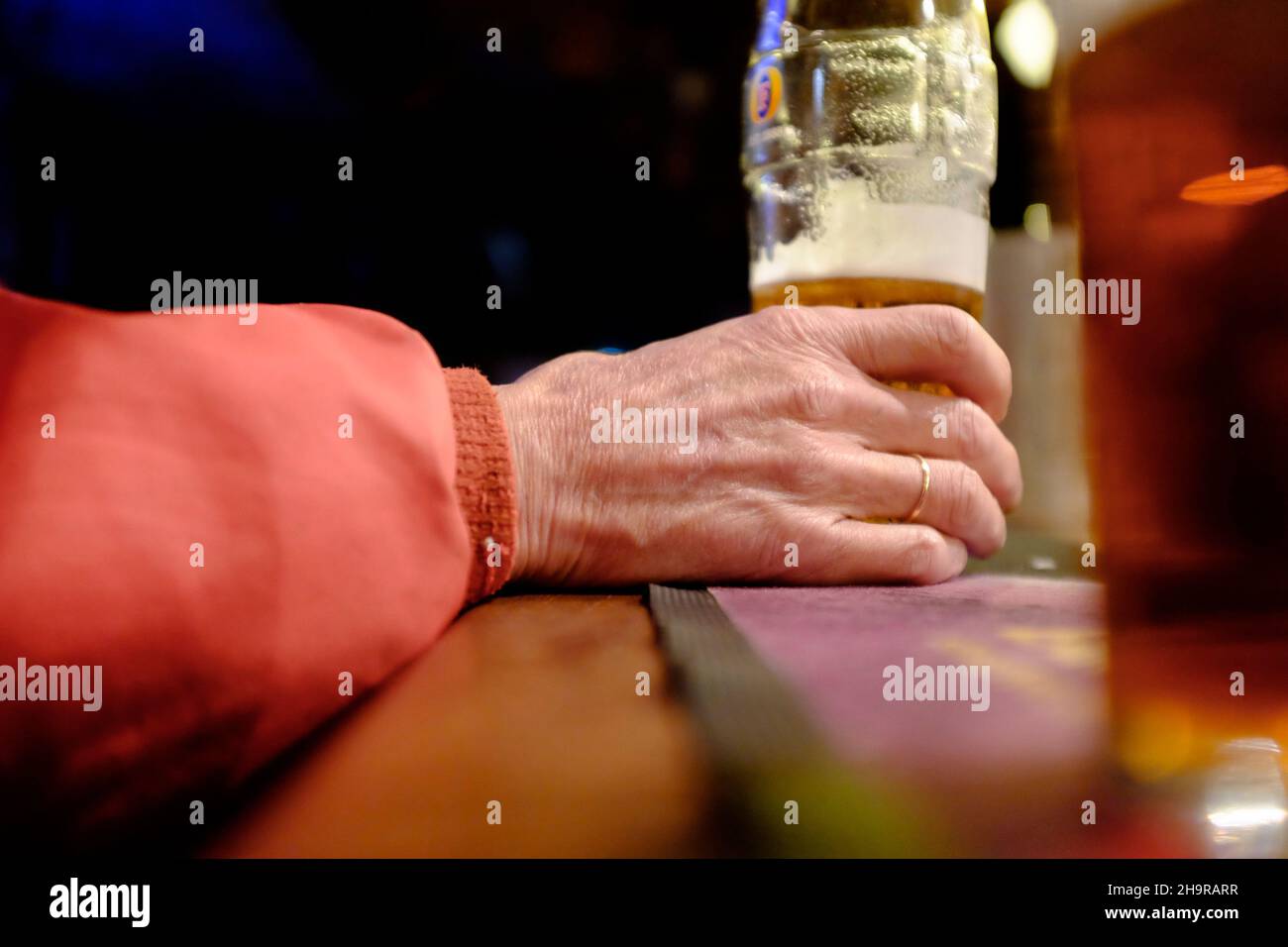hand,holding,pint,beer,glass,old,england,uk, Stock Photo