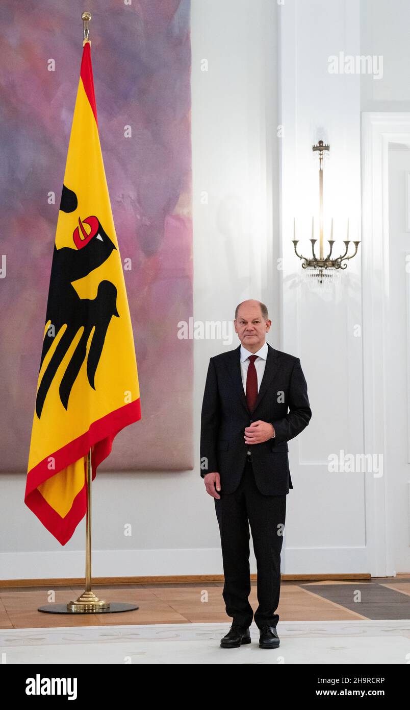Berlin, Germany. 08th Dec, 2021. Federal Chancellor Olaf Scholz (SPD ...