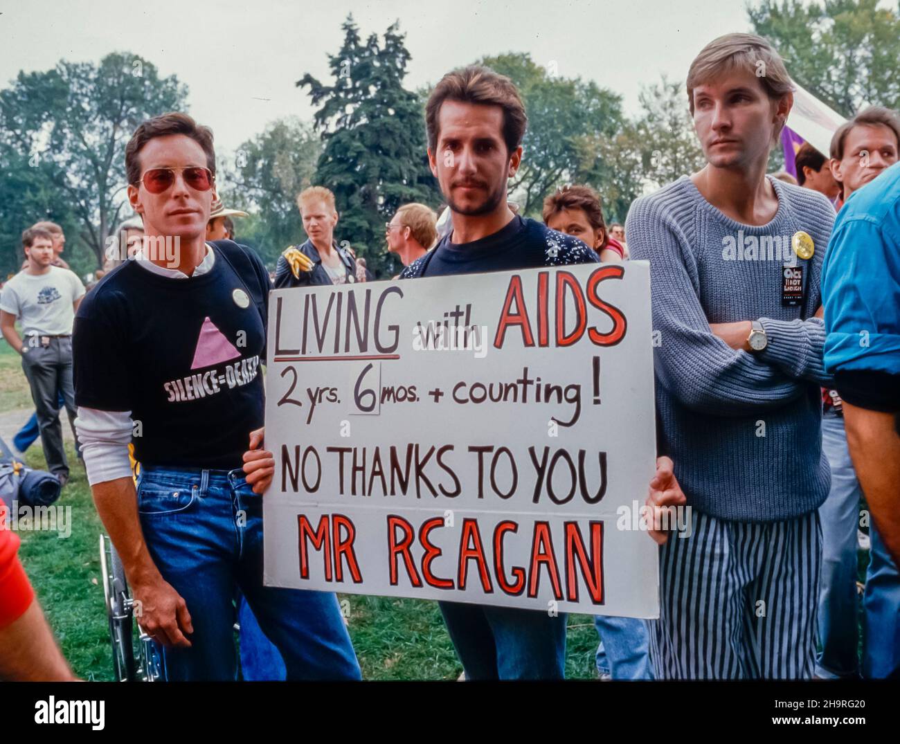 Aids activists 1980s hi-res stock photography and images - Alamy