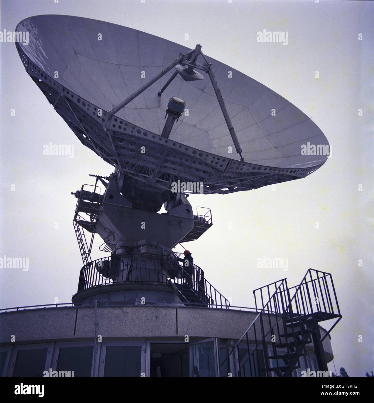 antena-paraboliczna-hi-res-stock-photography-and-images-alamy