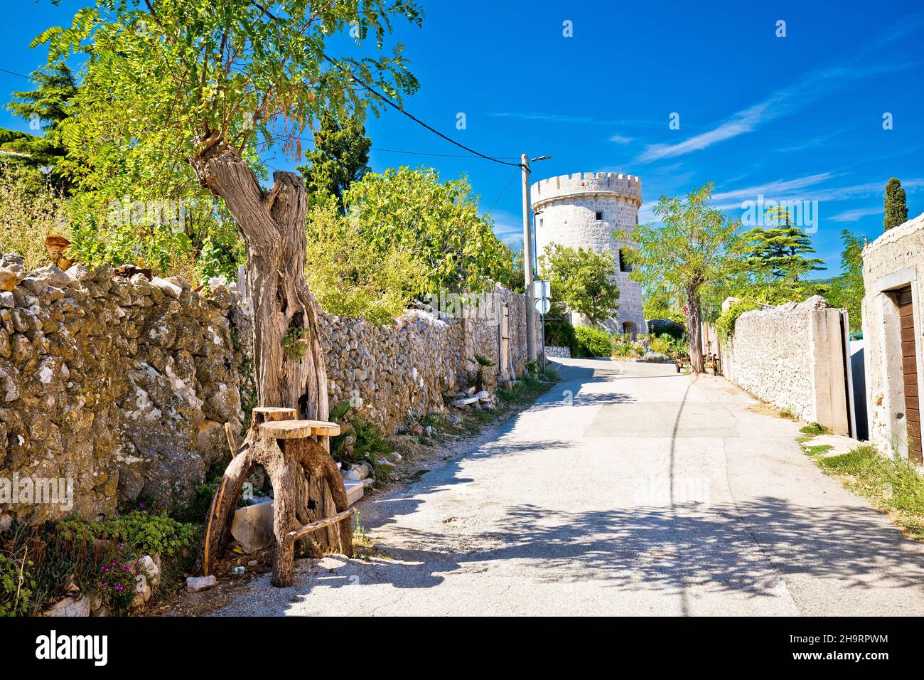 Grad Cres Cres. Tower of Cres and stone street view, Island of Cres, Adriatic ...