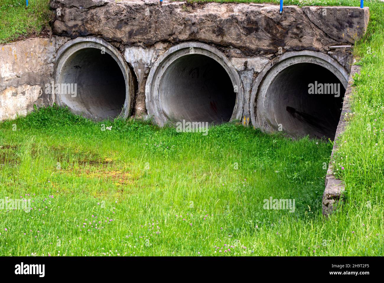 Stormwater drain pipe hi-res stock photography and images - Alamy